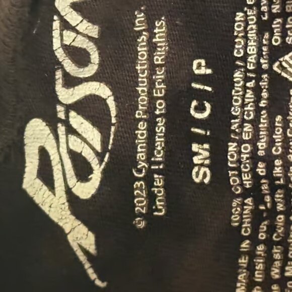 Women’s poison Edgy Black Crop Top with Skull and Snake Design - Picture 2 of 3